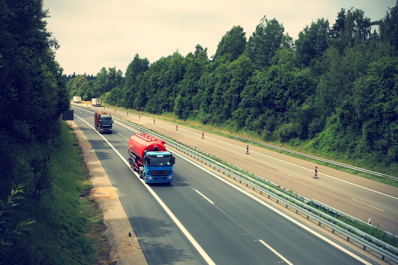 Long-distance and cross-country moving services